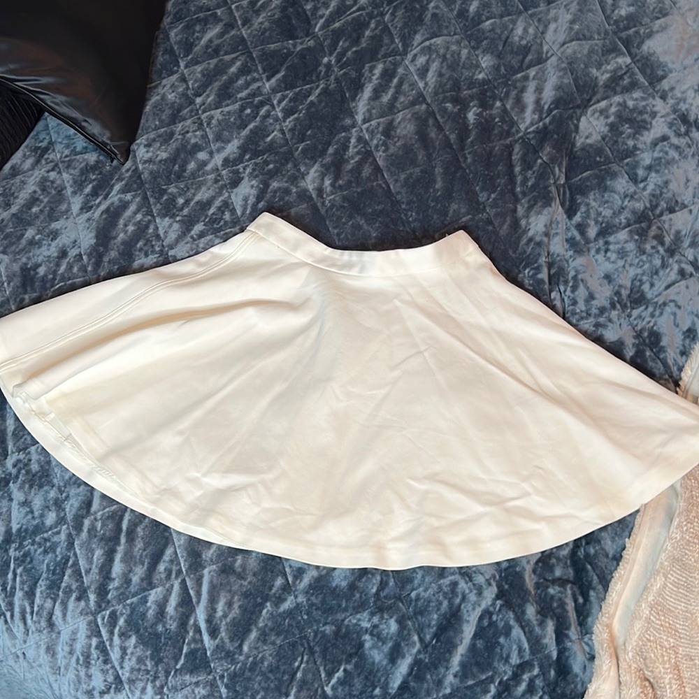 Alice and Olivia white skirt